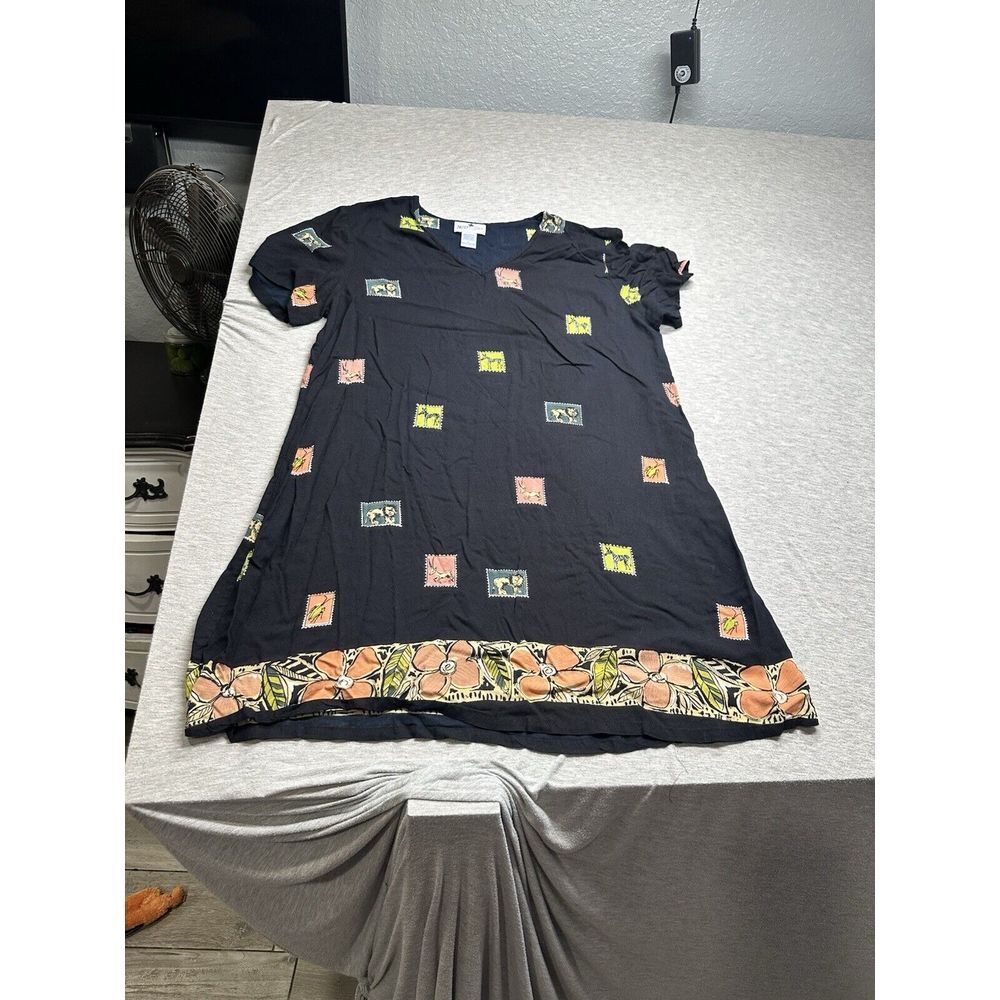 Desert Jems Women's Black Animal Print Tunic‎ Size L